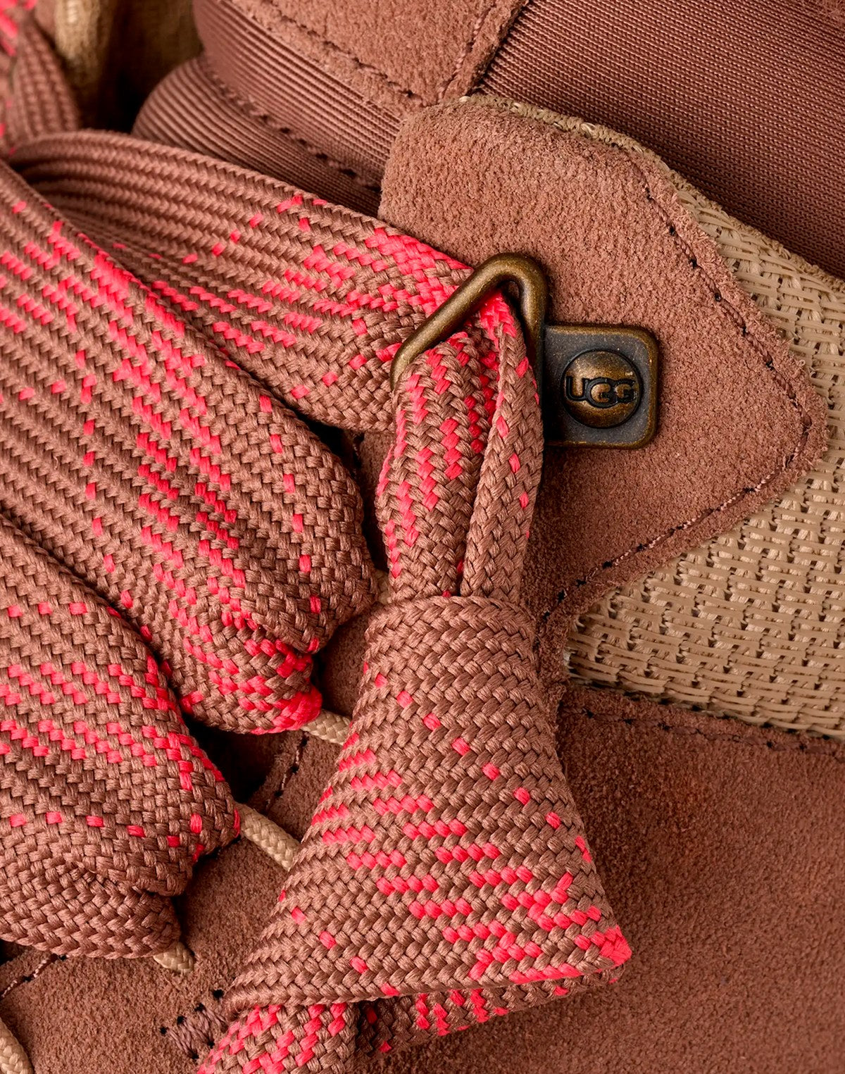 Ugg Marrone