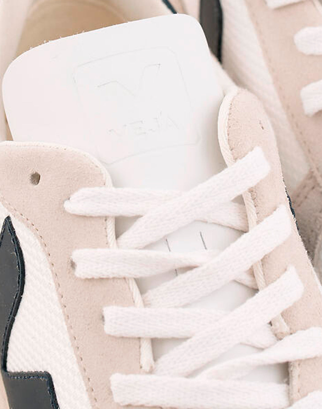 "Veja SNEAKERS "V-10" Neutro"