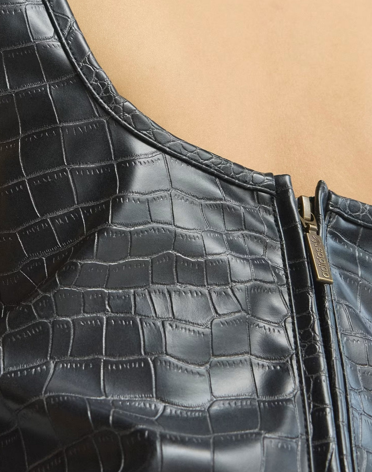Adidas CORSET PLEATHER Black