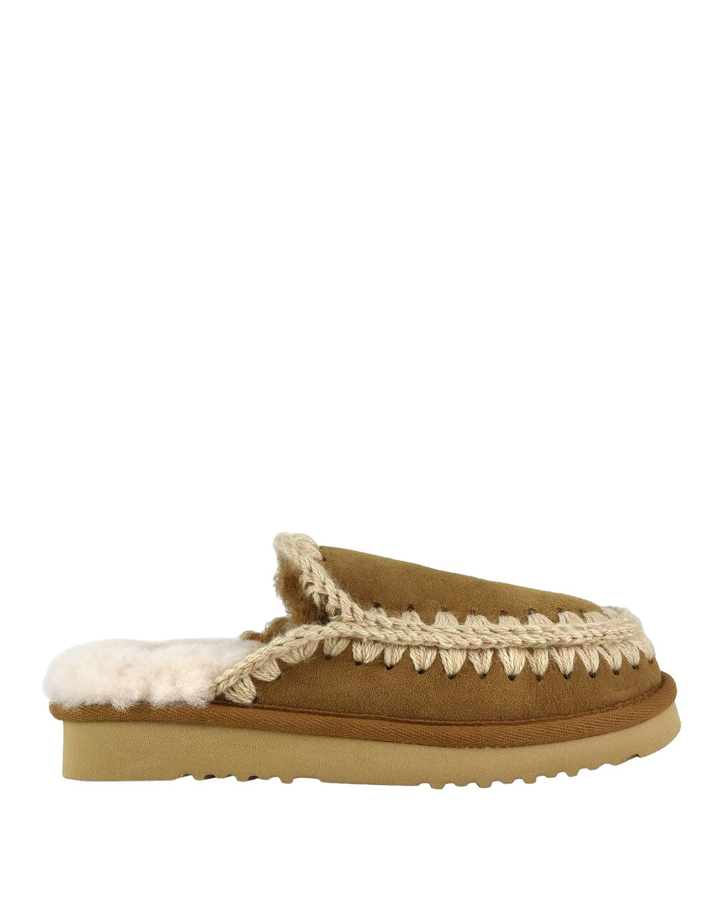 SLIPPERS IN SHEARLING