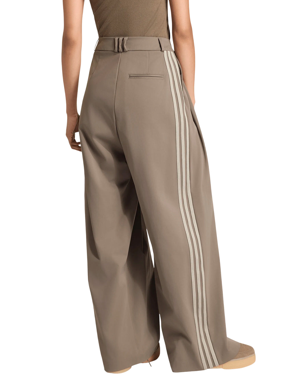 Adidas  Marrone